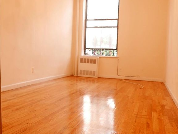 3rd image of 34 W 83rd St APT 3F