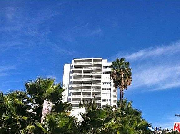 3rd image of 999 N Doheny Dr APT 1209