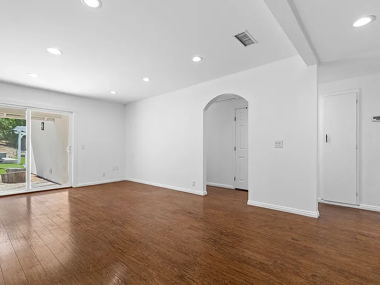 4949 San Feliciano Dr — Photo 8
