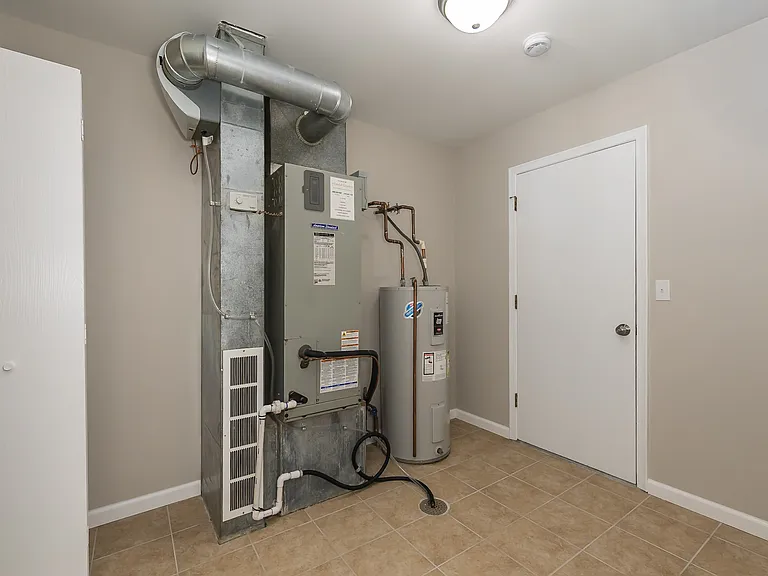 1300 Forest Creek Dr — Photo 29
