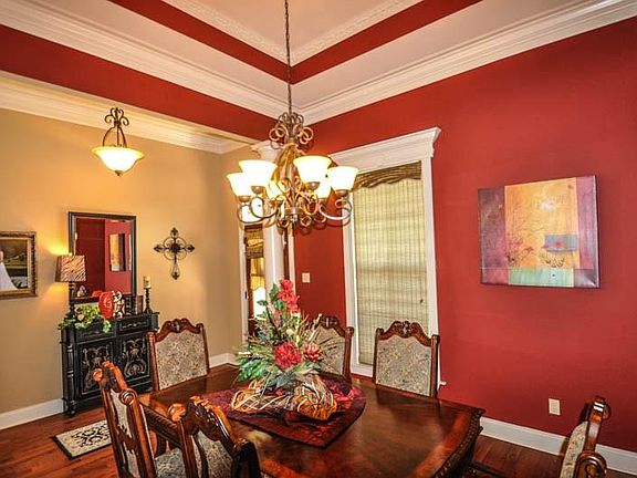 3rd image of 109 Millrock Dr