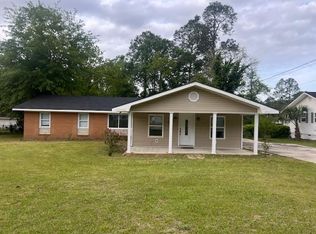 808 Par St, Douglas, GA 31533