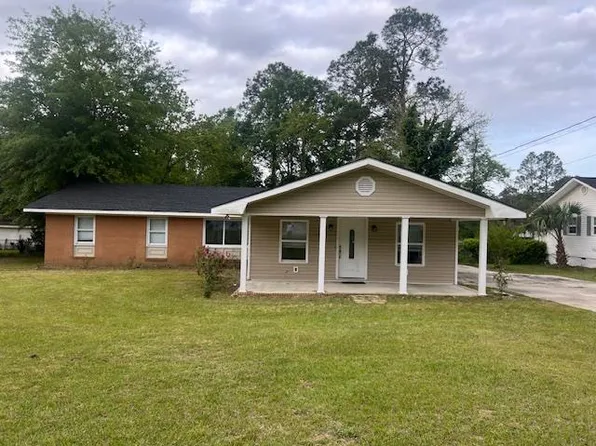 808 Par St, Douglas, GA 31533