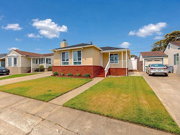 3rd image of 227 Rockwood Dr