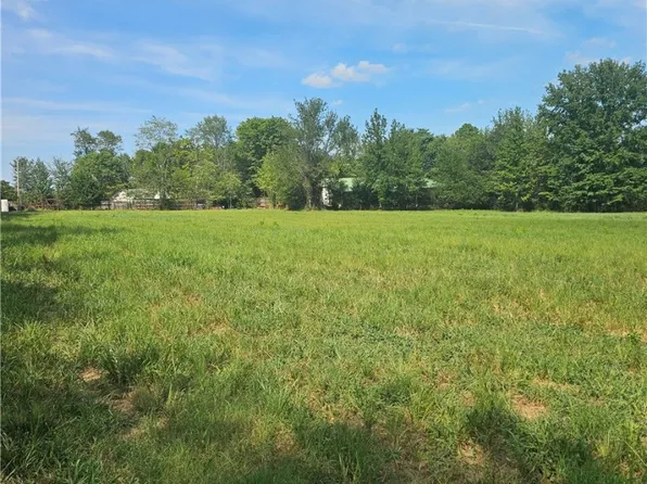 Bark Ln, Dardanelle, AR 72834