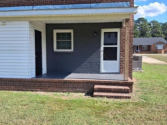 2nd image of 1712 Fletcher Dr