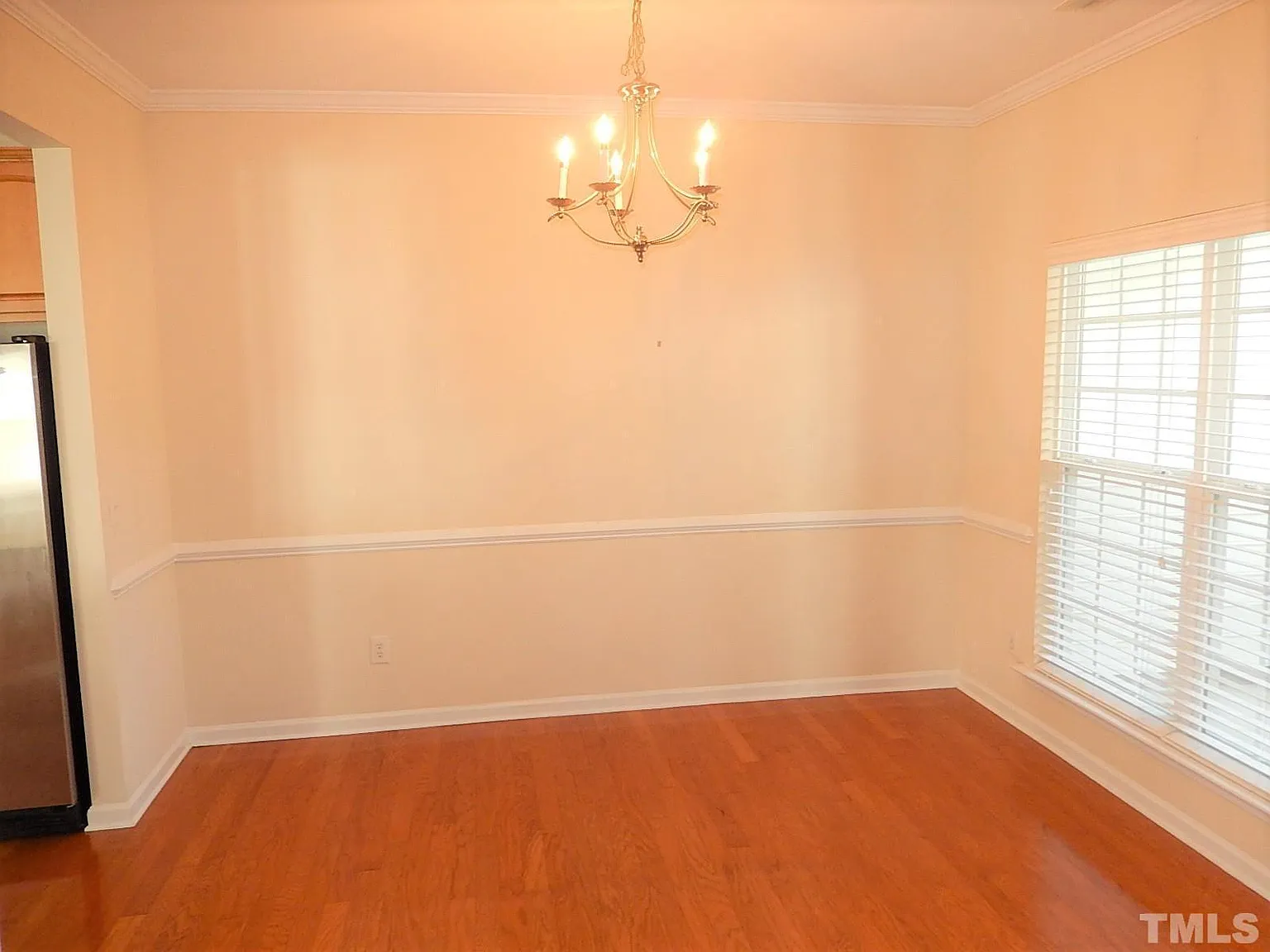 4 bed, 2.5 bath, 2020 sqft, $2,000 — Photo 3