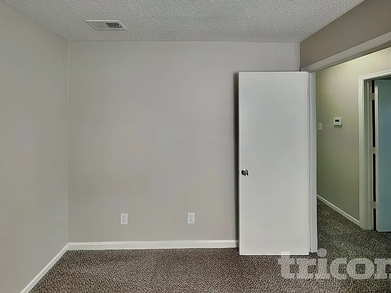 2869 Ludwig Dr — Photo 10