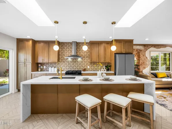 1540 E CHEERY LYNN Road, Phoenix, AZ 85014