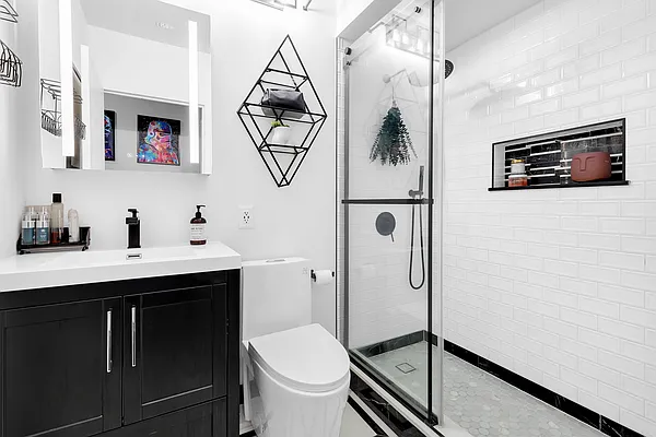 Sold by Douglas Elliman | media 24