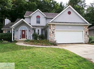 4110 Tall Oaks Dr, Grand Ledge, MI 48837