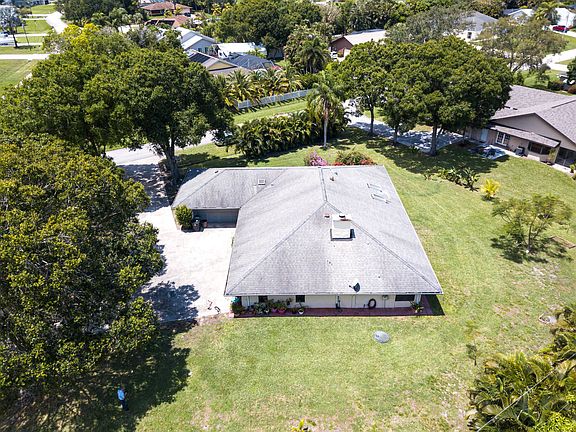 4th image of 2714 SE Carthage Rd