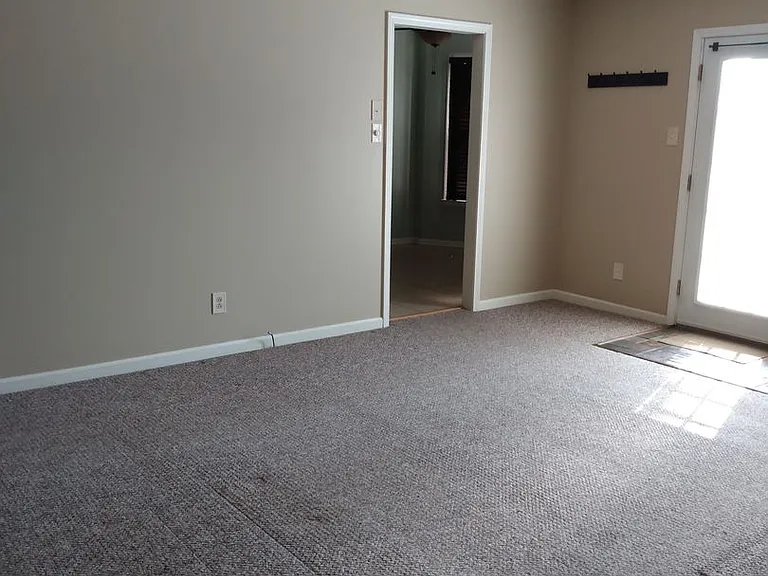 2640 Holt Ln — Photo 7