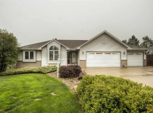 7690 Columbine Ct, Rapid City, SD 57702