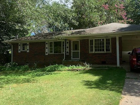 926 Green Valley Rd SW