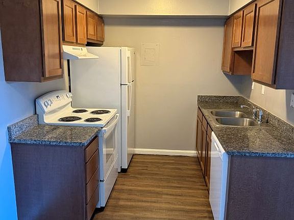 2nd image of 2522 Ravenwood Ct APT 4