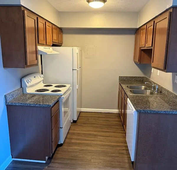 Woodhill Apartments — Photo 3