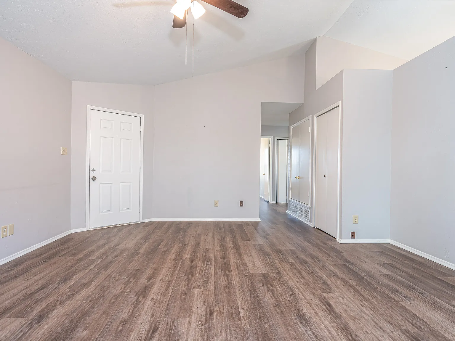 3 bed, 1188 sqft, $1,750 — Photo 2