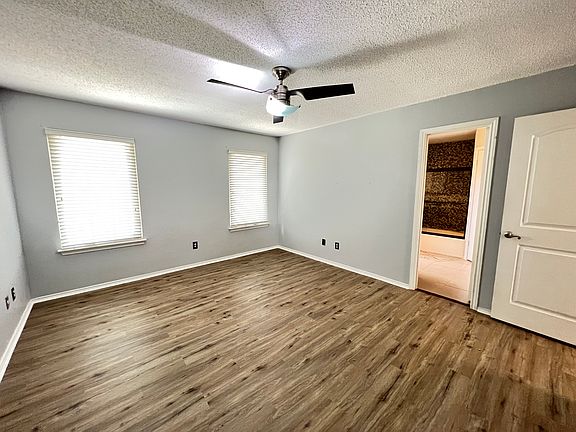 3rd image of 6013 Avery Island Ave