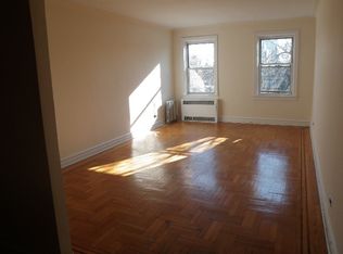 11120 Forest Rd #4J, Little Neck, NY 11363