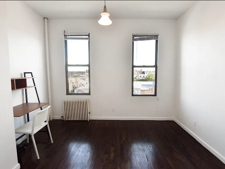 955 Grand St #3R — Photo 11