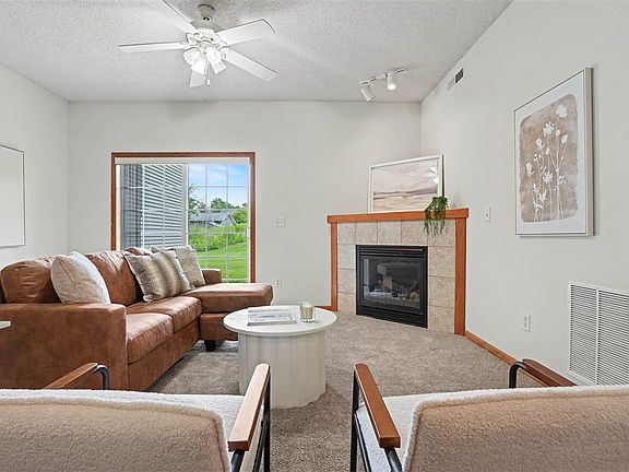 4th image of 80 Circle Dr APT 4
