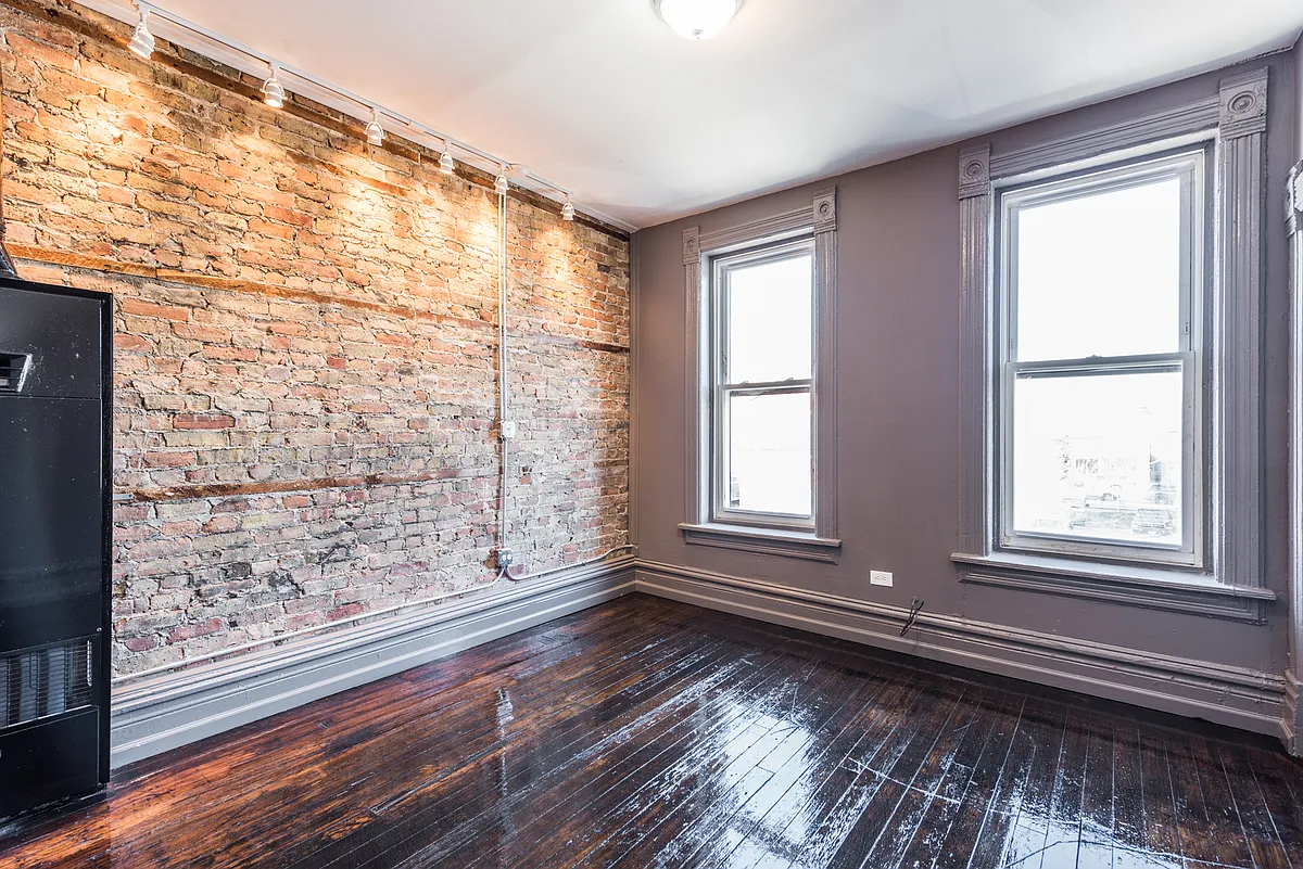 Building Photo - 1518 W Cullerton St #2R