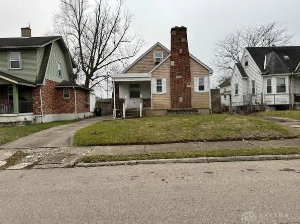 444 Sandhurst Dr, Dayton, OH 45405