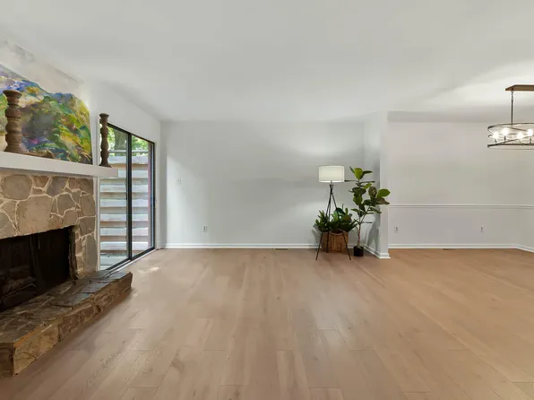 5444 Pine Top Cir, Raleigh, NC 27612