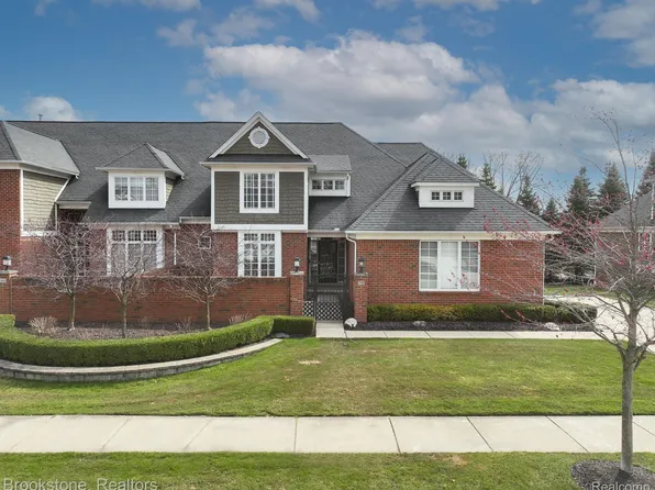 3926 Appaloosa Dr, Troy, MI 48084