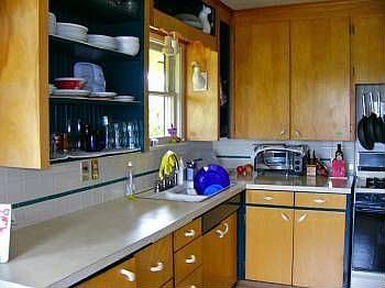 4th image of 10915 40th Ave E