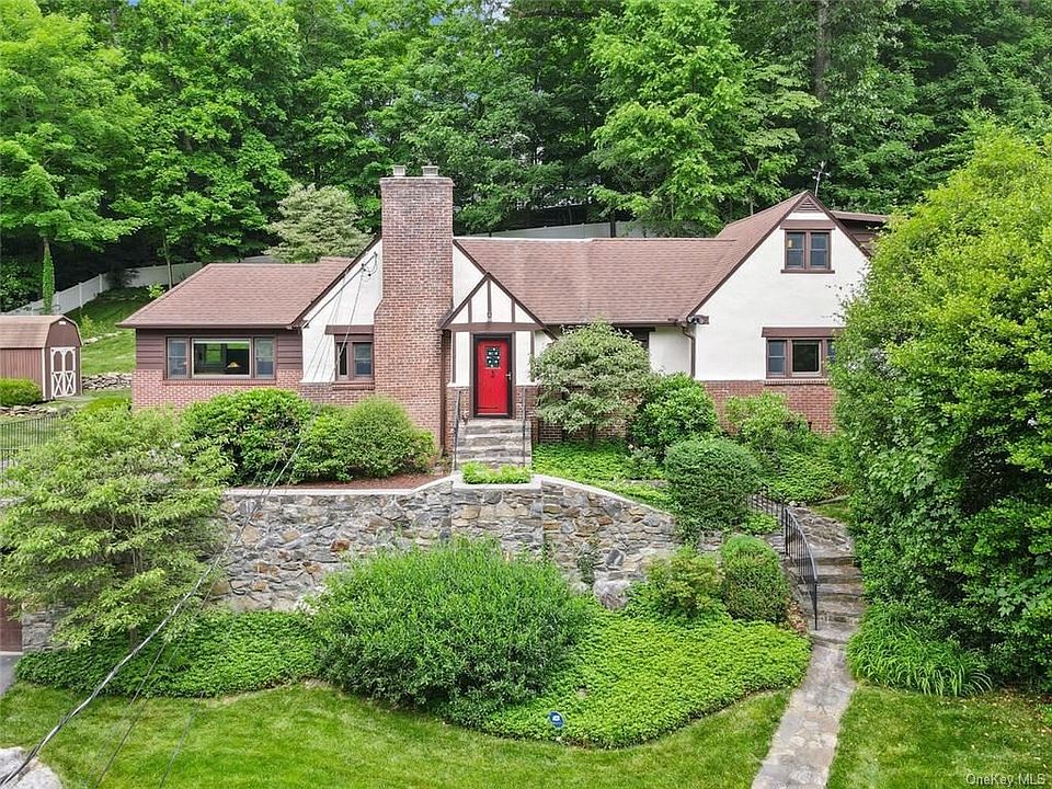 1st image of 320 Sarles Ln