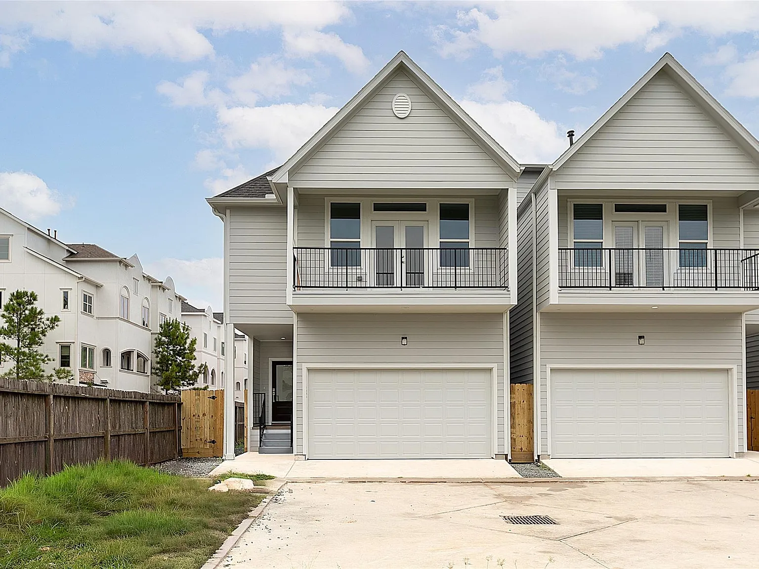 3 bed, 4.0 bath, 2467 sqft, $2,995 — Photo 2