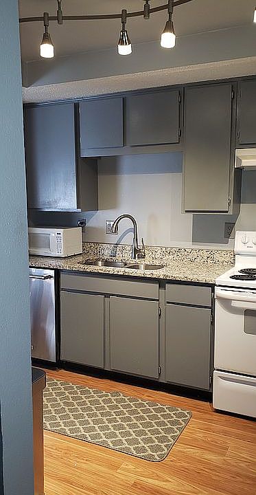 1st image of 801 Merrywood Gln APT 4