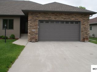 2029 Country Club Dr, Mason City, IA 50401