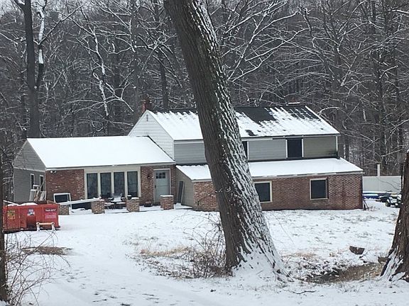 3rd image of 418 Oakland Dr