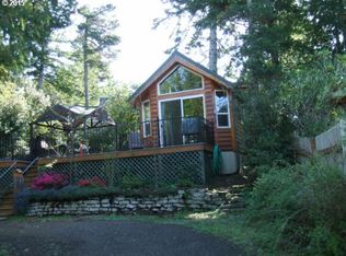 30 Easy St, Florence, OR 97439