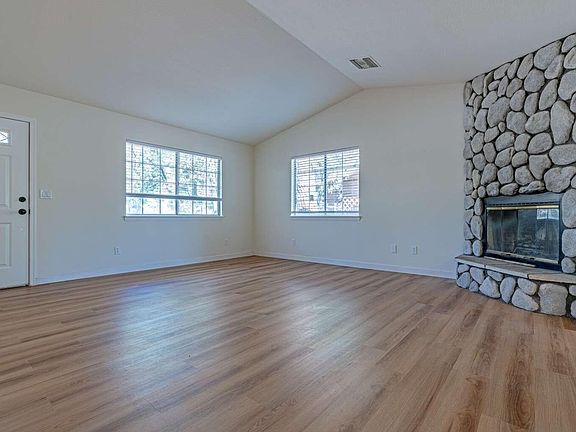 5th image of 1107 N Tyrolean Dr