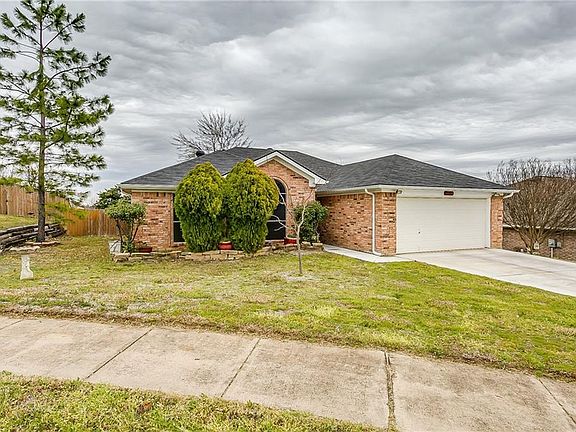 2nd image of 913 Jacobs Crossing Ct