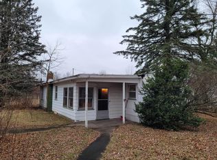 5592 E 7th St, Mears, MI 49436
