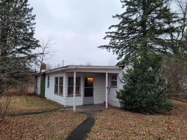 5592 E 7th St, Mears, MI 49436