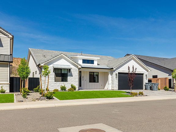 2nd image of 2917 E Rill Dr