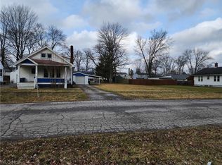 1056 Raymond St NW, Warren, OH