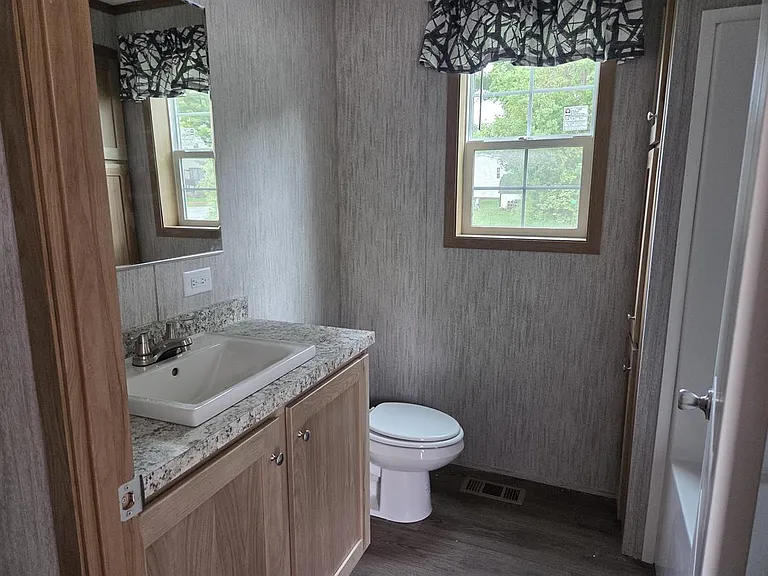 410 Donegal Dr — Photo 7