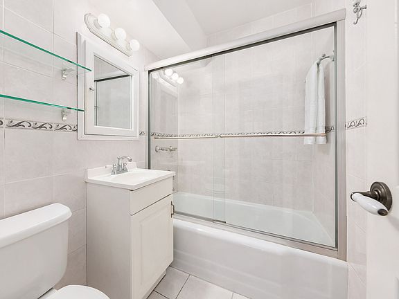 5th image of 10 W 15th St APT 1003