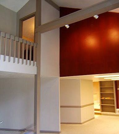 High ceilings Living room