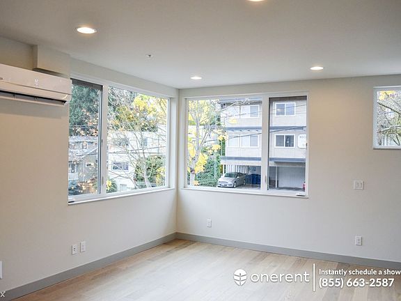 4th image of 3920 1st Ave NE #A