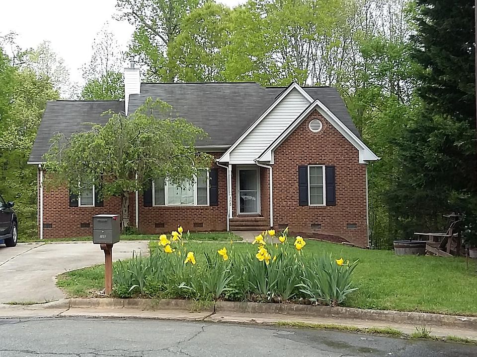 Front view, at end of cul-de-sac.