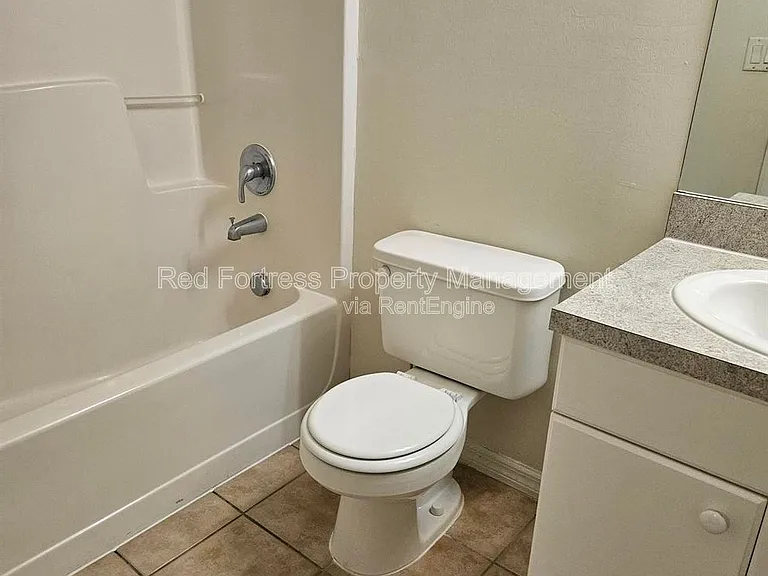 5202 30th St SW — Photo 6