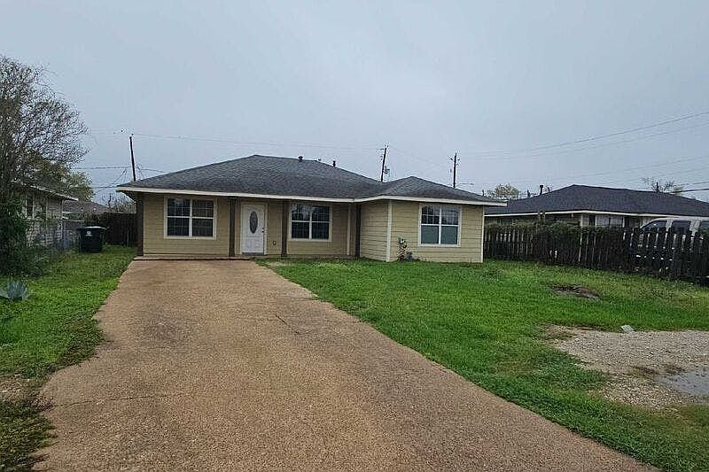 1st image of 13029 Orleans St